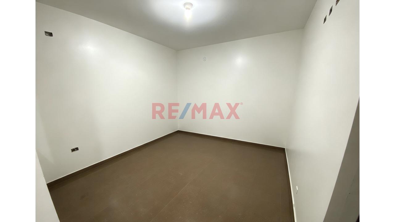 Casa En Venta Urbanizacion Jose Quiñonez Chiclayo - 19