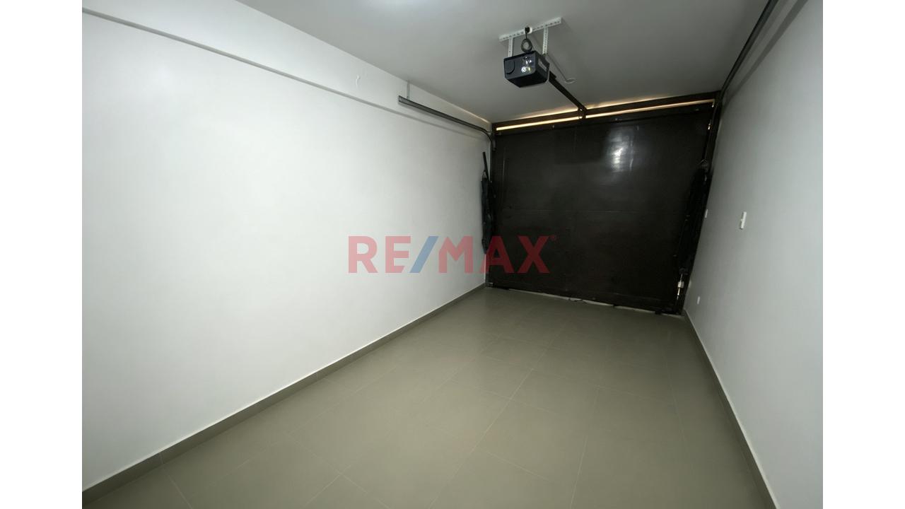 Casa De 3 Pisos + Azotea En Venta Urbanizacion José Quiñones Chiclayo — foto 10