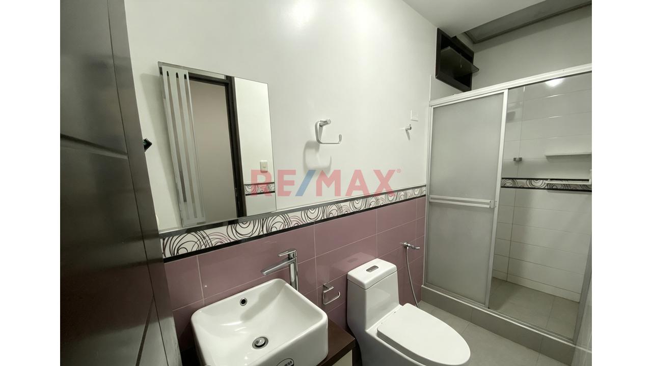 Casa De 3 Pisos + Azotea En Venta Urbanizacion José Quiñones Chiclayo — foto 15