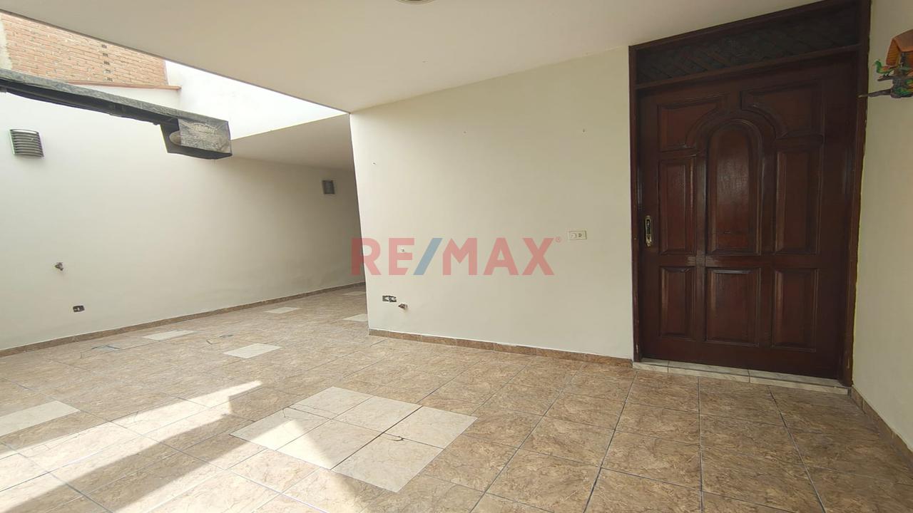 🏠 ¡Se Vende Casa Para Vivienda O Inversión En Urb. Amauta – San Juan De Miraflores! — foto 2