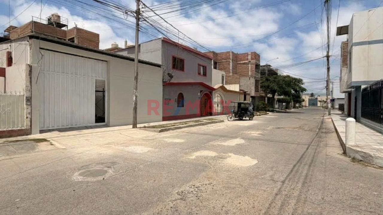 Local Comercial En Alquil Urbanización Los Parques Chiclayo - 10