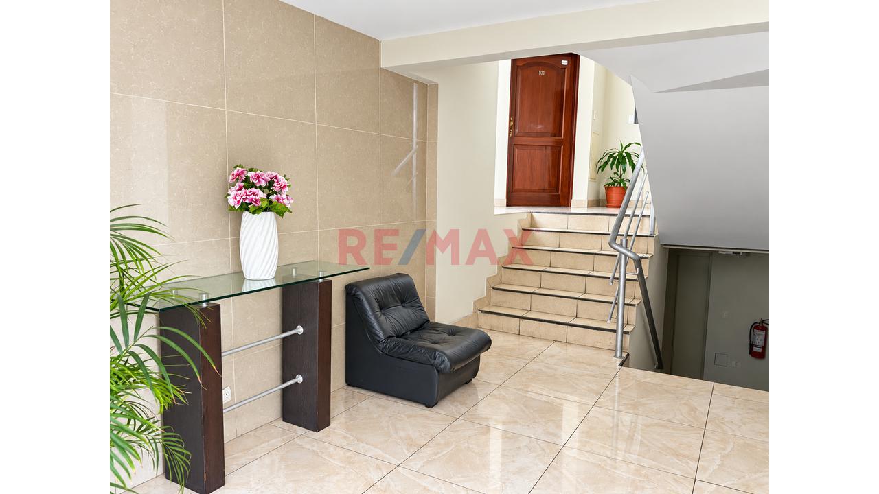 Alquiler Departamento 3 Dormitorios En Surco Limite Con Miraflores - 12