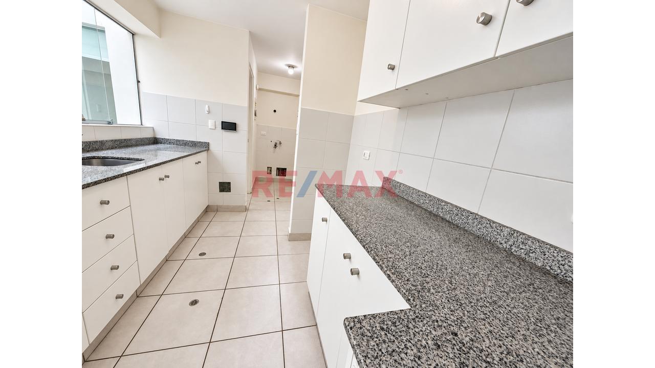Alquiler Departamento 3 Dormitorios En Surco Limite Con Miraflores - 8