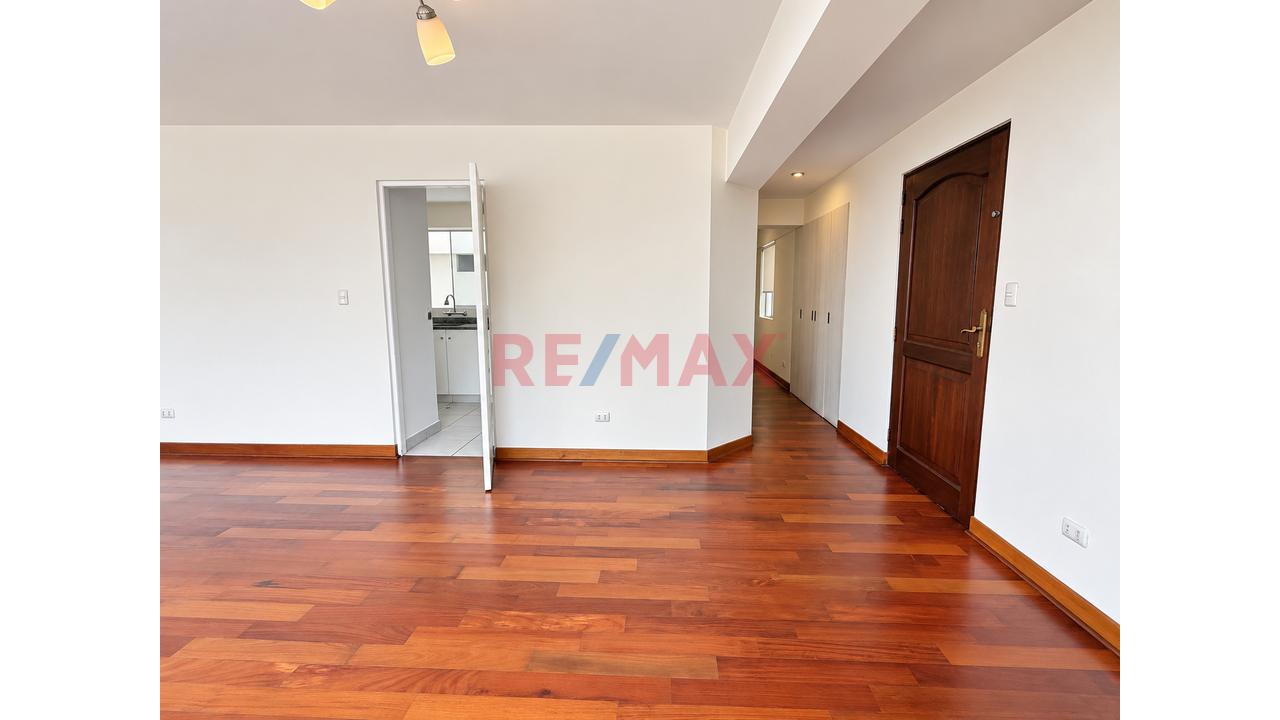 Alquiler Departamento 3 Dormitorios En Surco Limite Con Miraflores - 5
