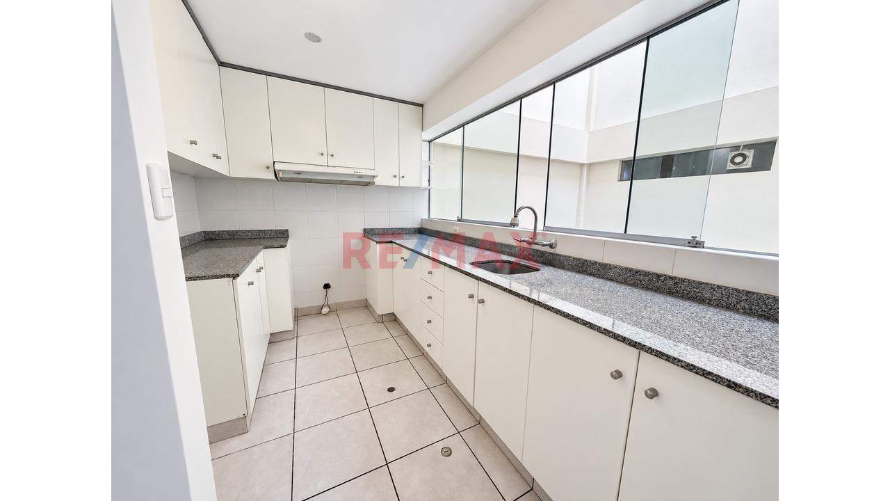 Alquiler Departamento 3 Dormitorios En Surco Limite Con Miraflores - 7