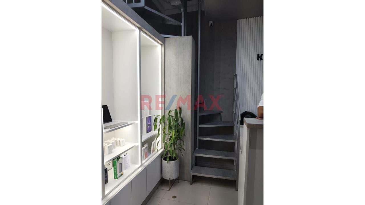 Local Comercial En Alquiler En Primer Piso En Centro Comercial Plaza Bolognesi - Stand 110 - 4