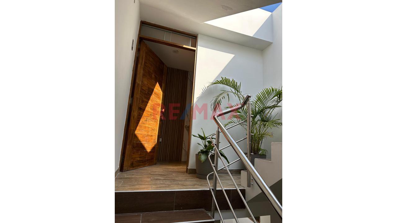 Alquiler De Oficina Con Baño Privado En Urb. Monserrate, Trujillo — foto 7