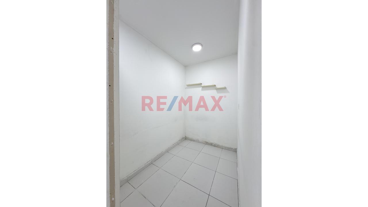 Local Comercial En Alquiler Av Caminos Del Inca — foto 2