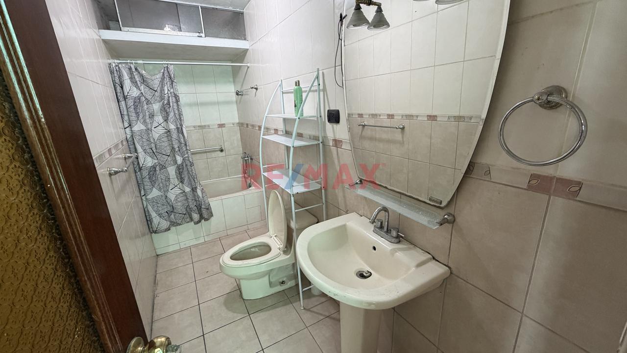 Casa En Venta En La Molina A 1 Cuadra De La Av. Javier Prado Con Flora Tristan — foto 10