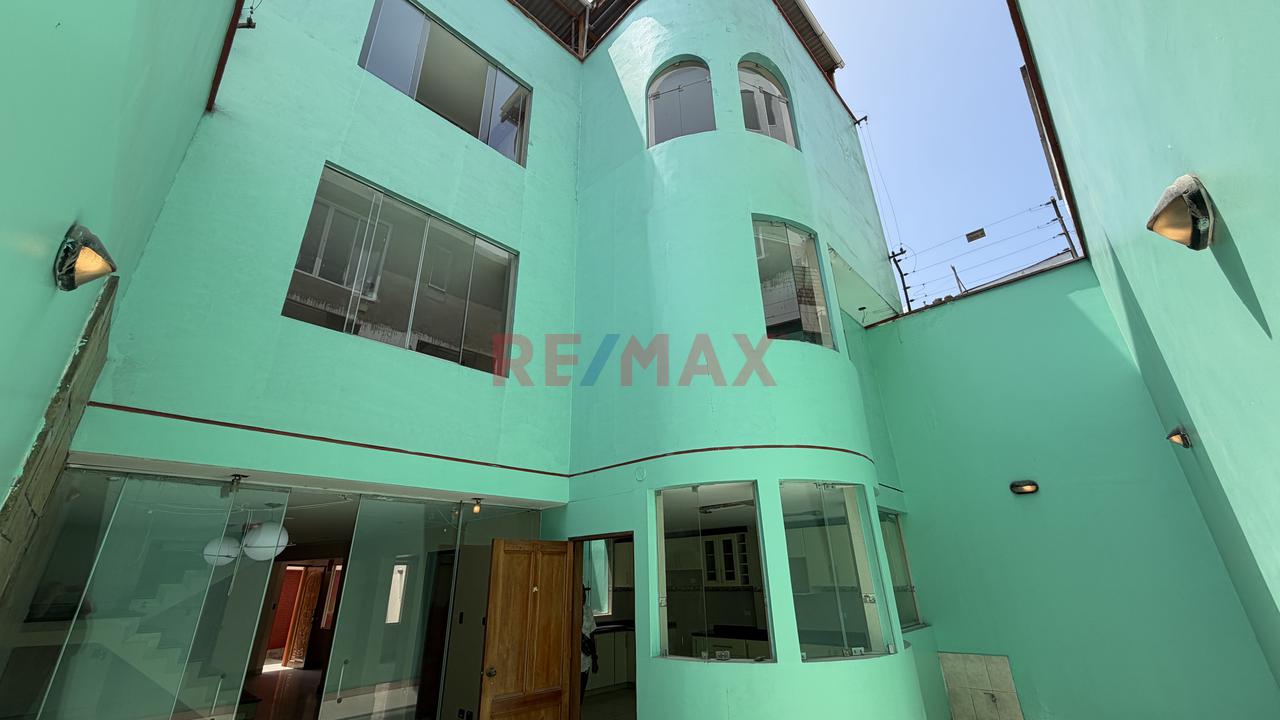 Casa En Venta En La Molina A 1 Cuadra De La Av. Javier Prado Con Flora Tristan — foto 6