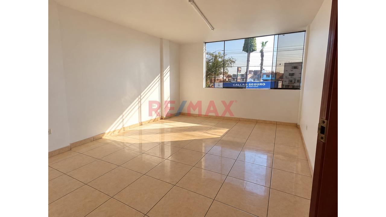 Alquiler De Oficina O Local Comercial Ovalo Previ Callao — foto 6