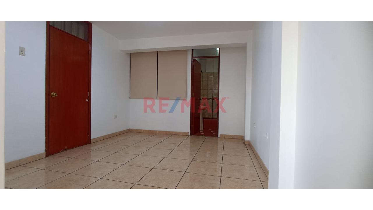 Alquiler De Oficina O Local Comercial Ovalo Previ Callao — foto 5