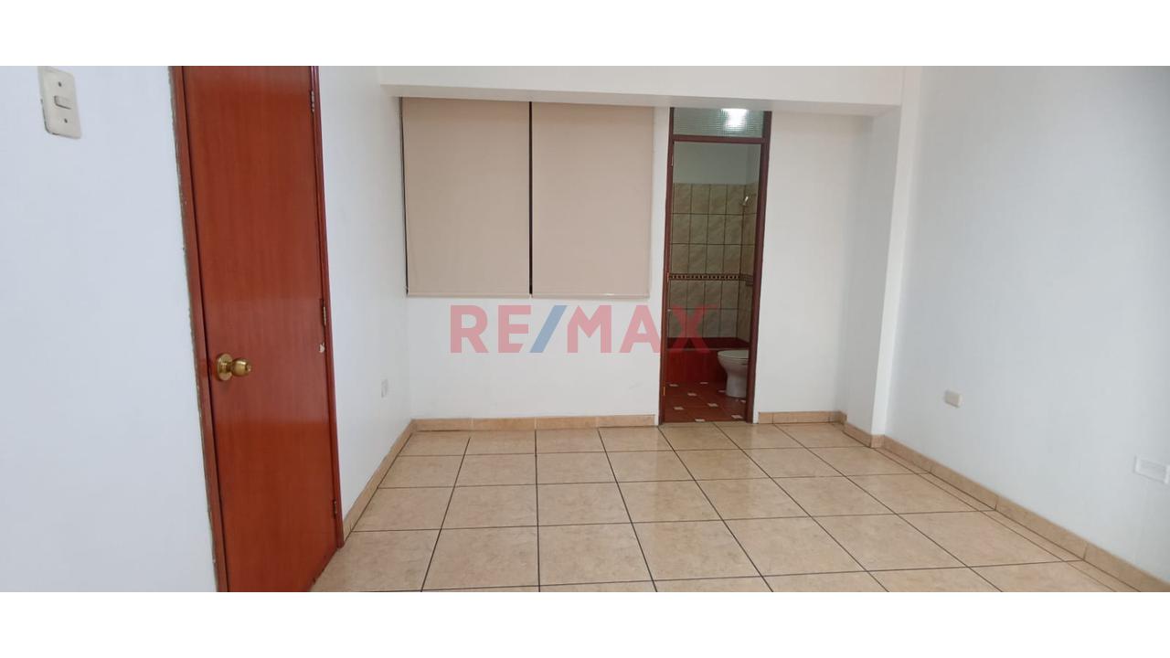 Alquiler De Oficina O Local Comercial Ovalo Previ Callao — foto 3