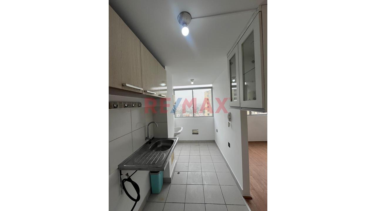Se Vende Dpto En Piso 13 - Condominio Los Girasoles En Comas — foto 4