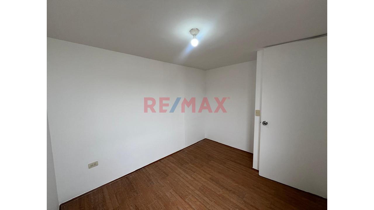 Se Vende Dpto En Piso 13 - Condominio Los Girasoles En Comas — foto 9