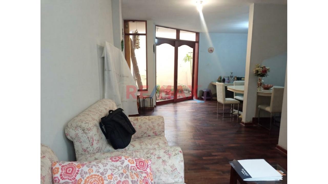 🌟 Gran Oportunidad: Espaciosa Casa De 3 Pisos + Azotea En San Miguel — foto 4