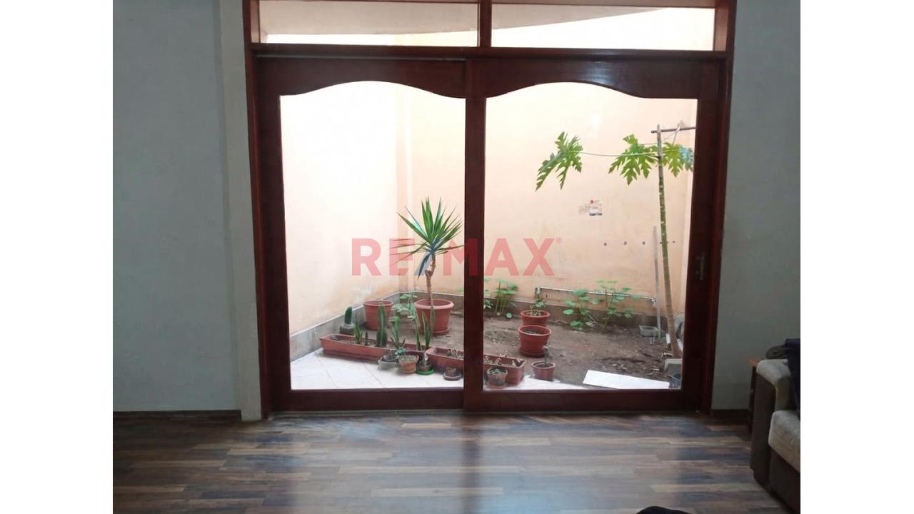 🌟 Gran Oportunidad: Espaciosa Casa De 3 Pisos + Azotea En San Miguel — foto 7