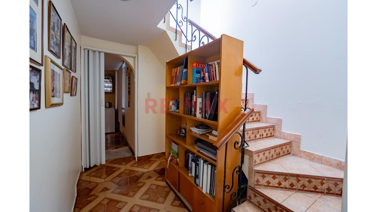 Triplex En Venta En La Molina | Bien Distribuido, Terraza Privada Y Excelente Ubicación — foto 6