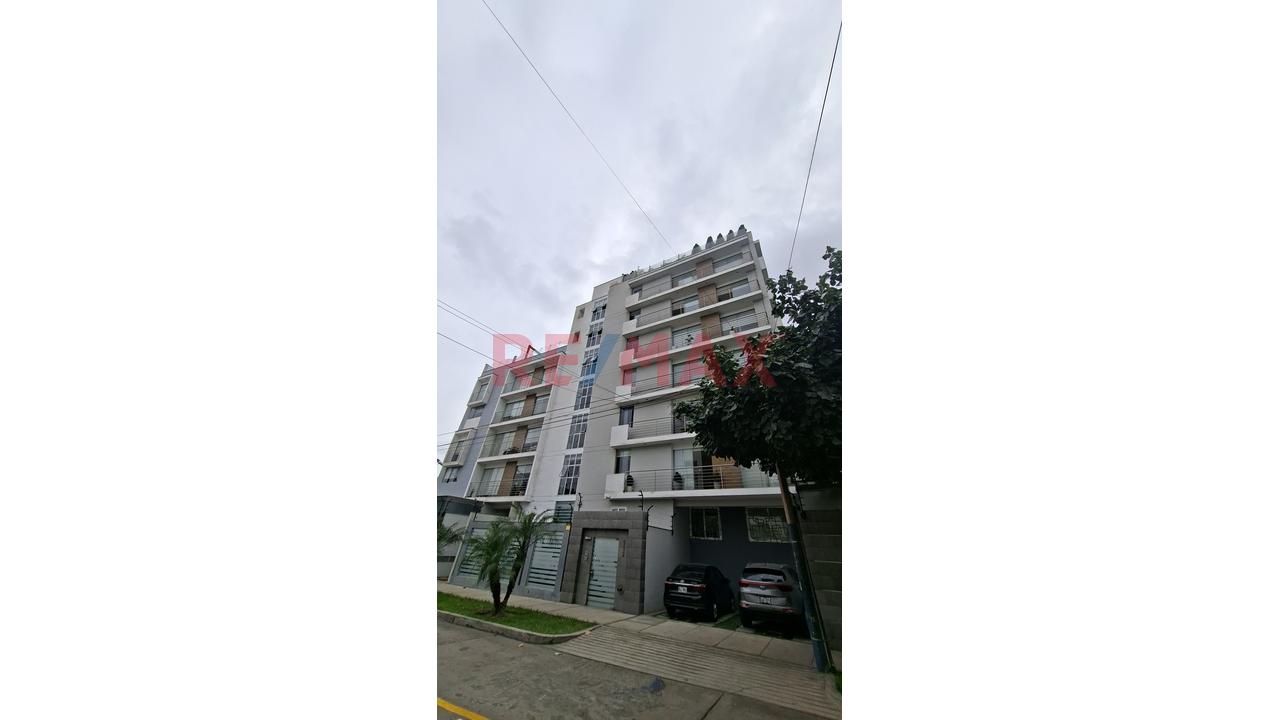 Dúplex En Venta En El Palomar – San Isidro | Terraza, Jacuzzi, 2 Estacionamientos Y Deposito - 1