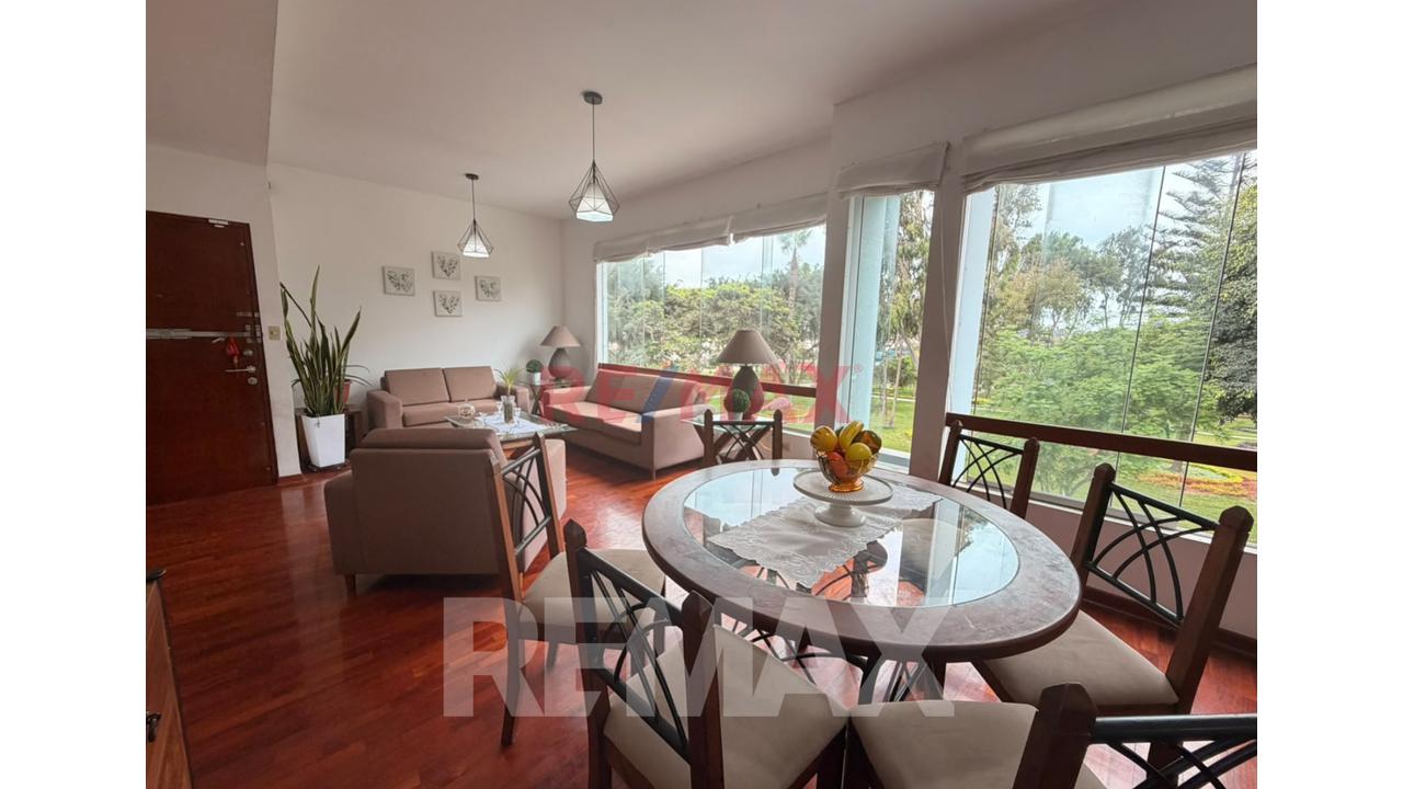 Venta Amplio Duplex Frente A Parque - Urb. Prolong. Benavides - 3