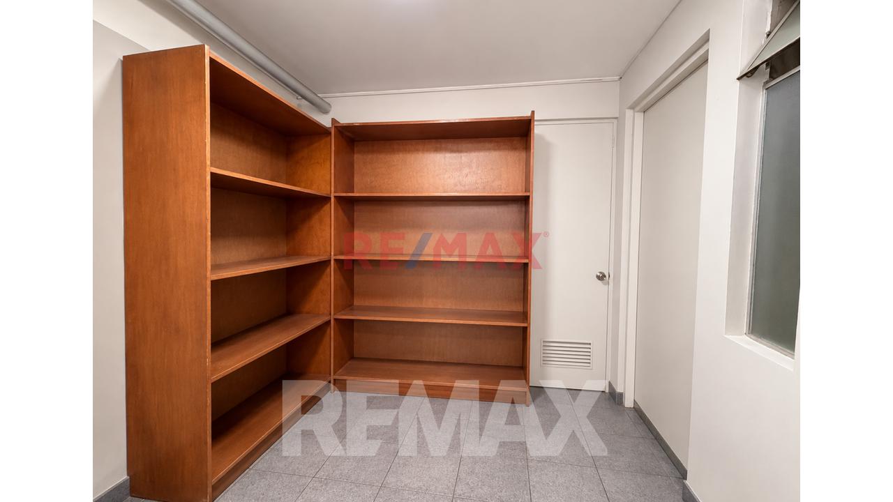 Venta Amplio Duplex Frente A Parque - Urb. Prolong. Benavides - 21