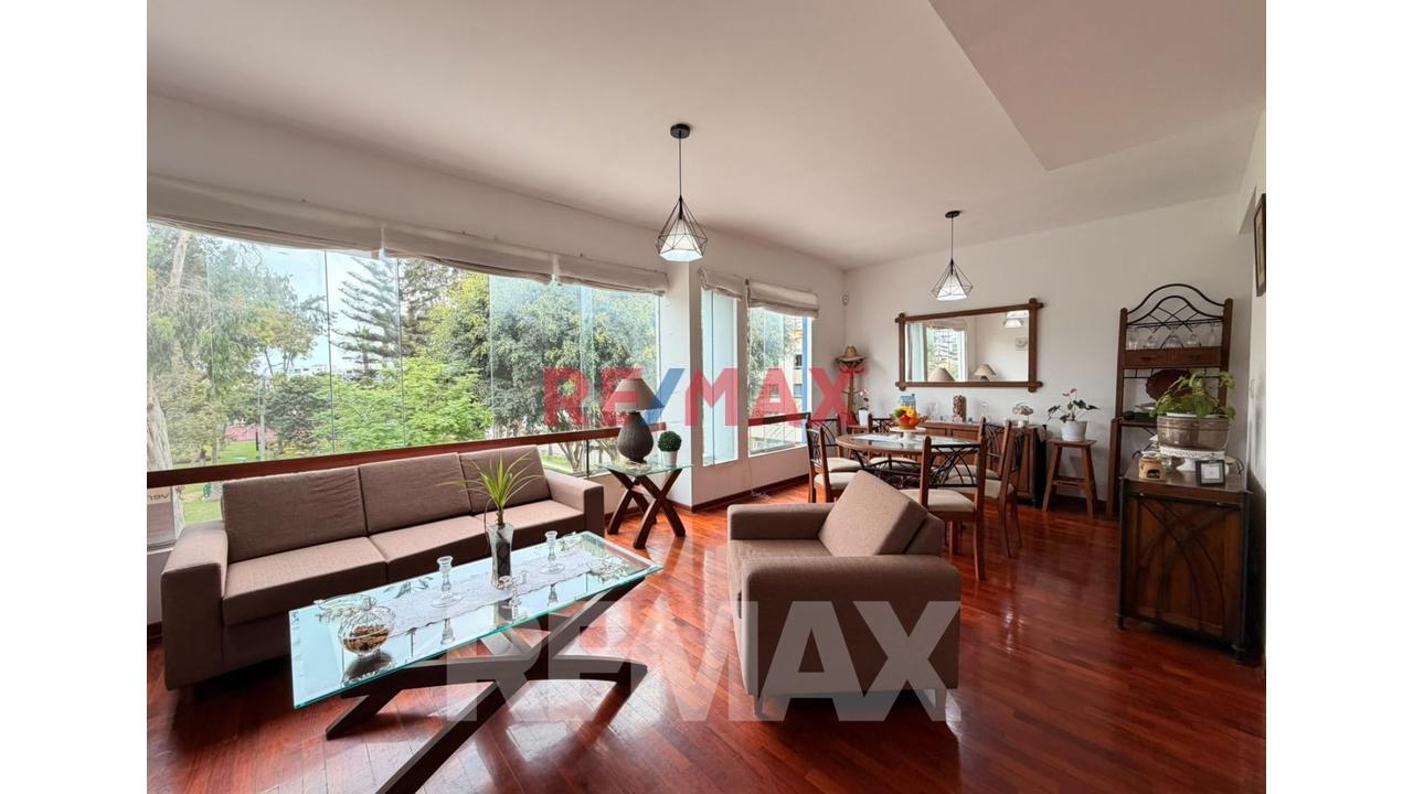 Venta Amplio Duplex Frente A Parque - Urb. Prolong. Benavides - 1