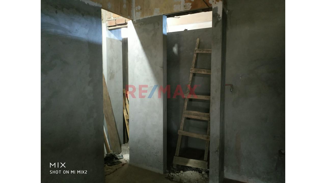 Local Comercial De 2 Pisos En Av. Izaguirre – 117 M² — foto 4