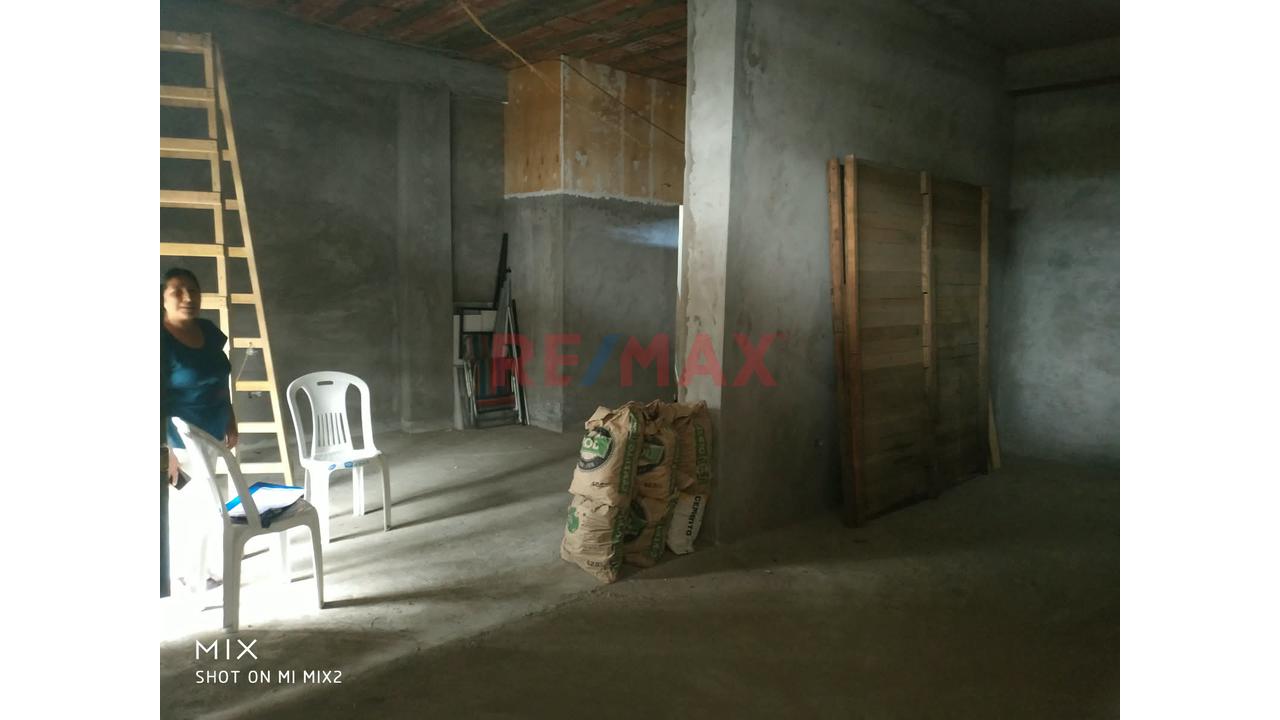 Local Comercial De 2 Pisos En Av. Izaguirre – 117 M² — foto 3