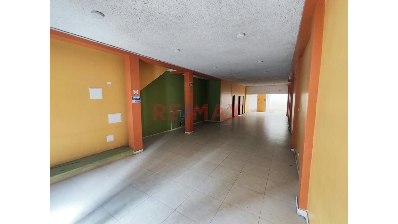 Alquilo Local Comercial 155 M² Con Licencia De Funcionamiento + Estacionamientos - 5