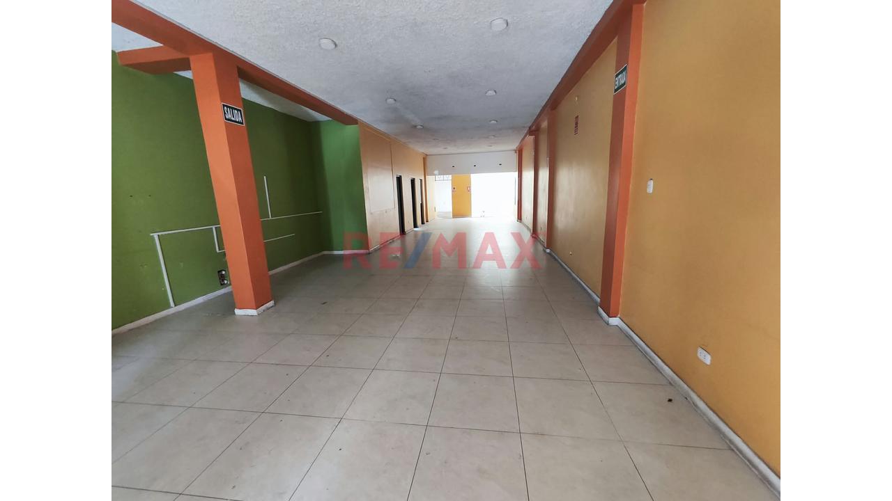 Alquilo Local Comercial 155 M² Con Licencia De Funcionamiento + Estacionamientos - 6