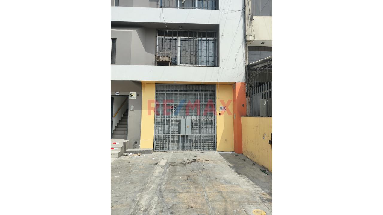 Alquilo Local Comercial 155 M² Con Licencia De Funcionamiento + Estacionamientos - 2