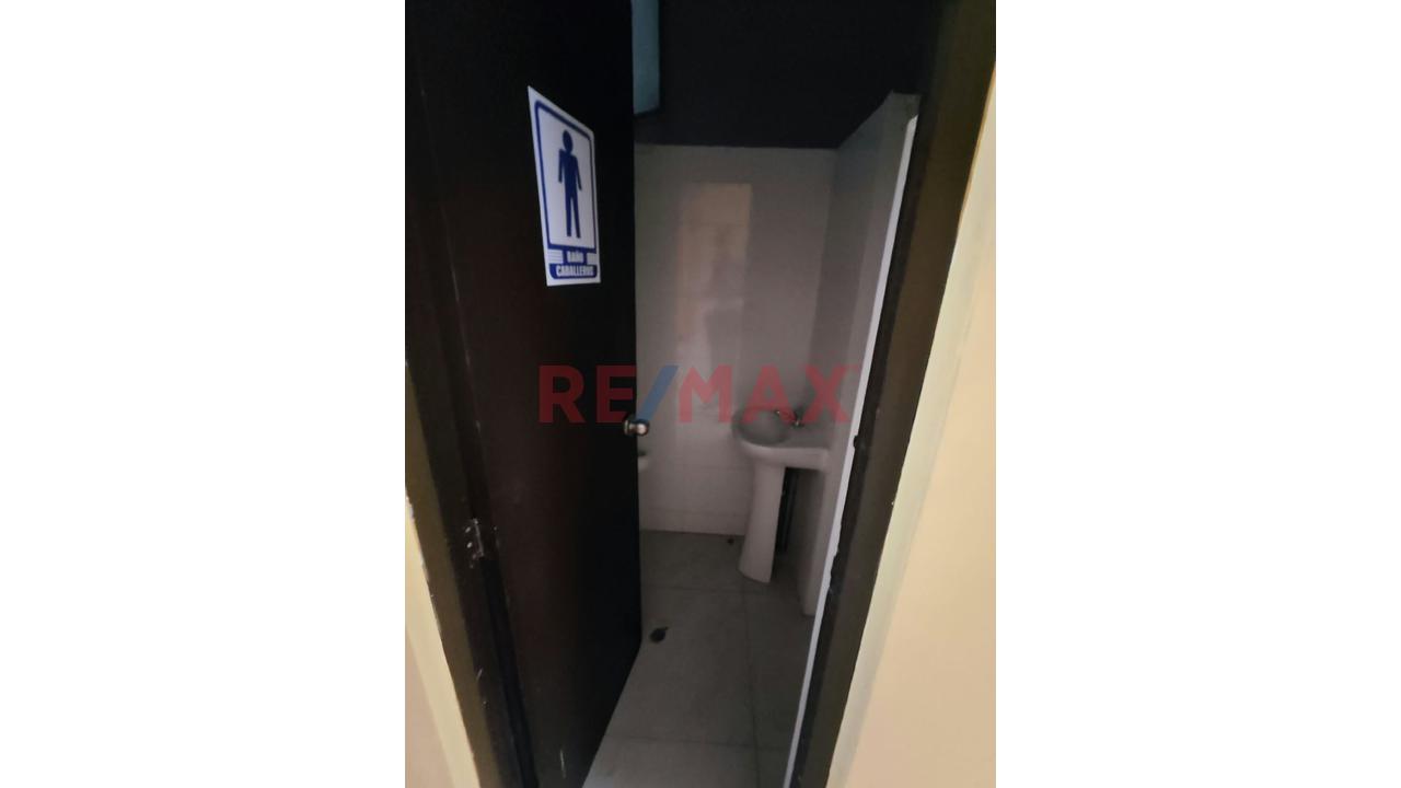 Alquilo Local Comercial 155 M² Con Licencia De Funcionamiento + Estacionamientos - 11