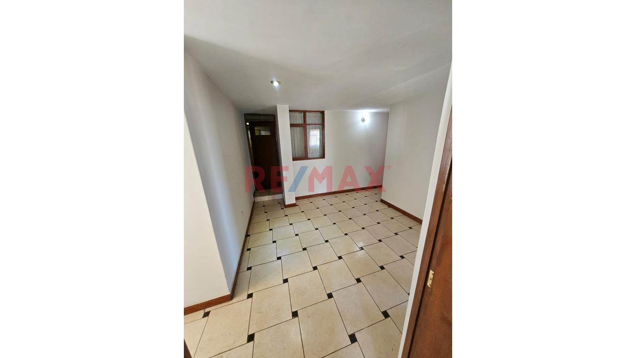 Alquilo Amplio Departamento — foto 4