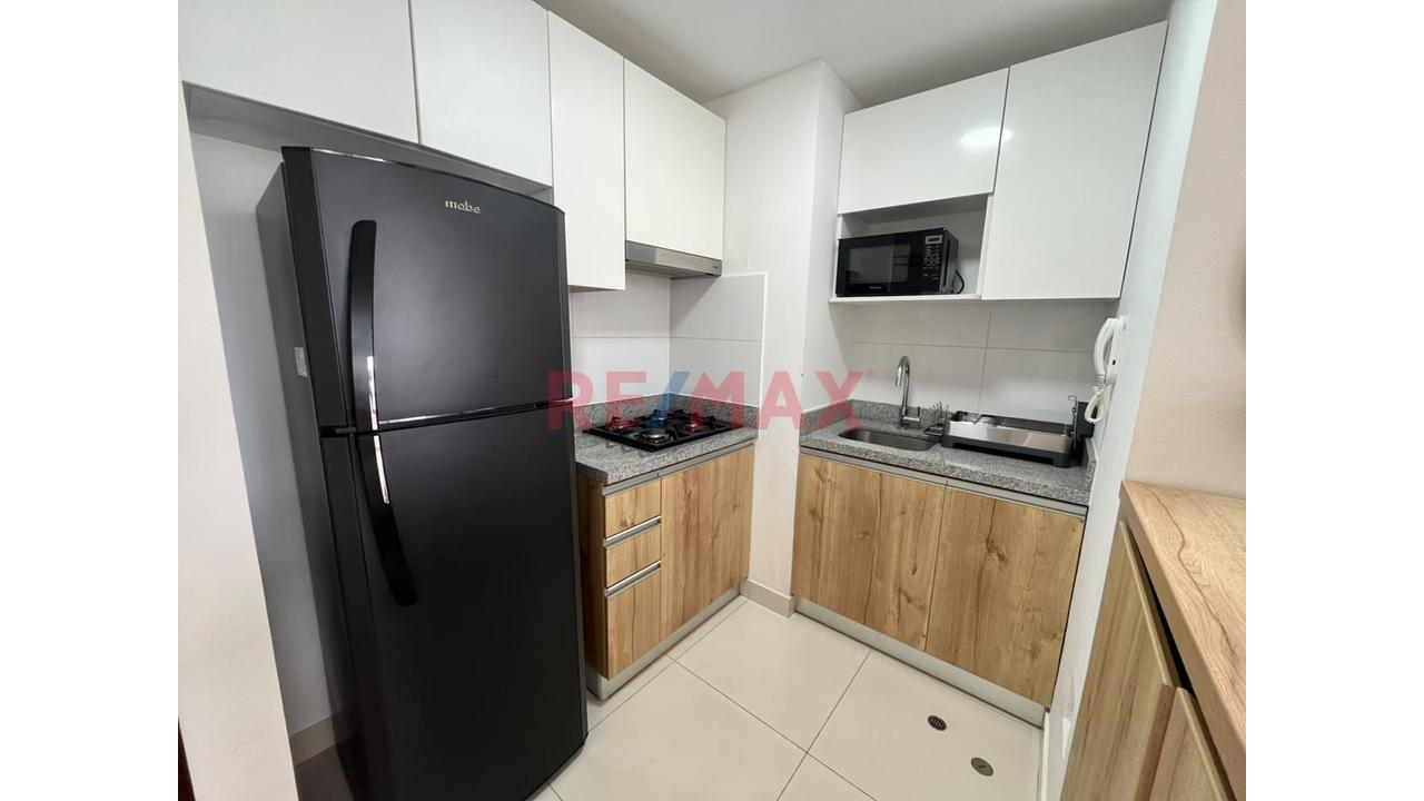 Departamento En Alquiler En Barranco | Amoblado Y Equipado | 2 Dorm. + Vista Al Parque — foto 3