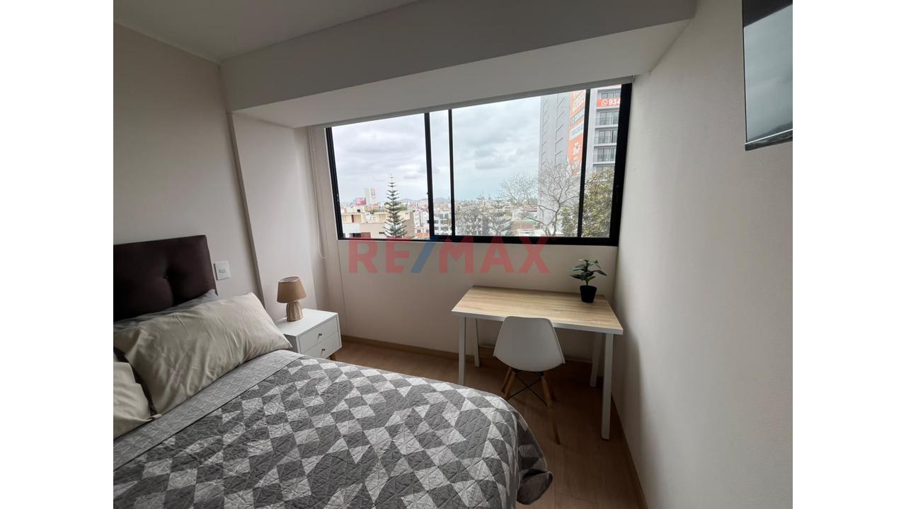 Departamento En Alquiler En Barranco | Amoblado Y Equipado | 2 Dorm. + Vista Al Parque — foto 9