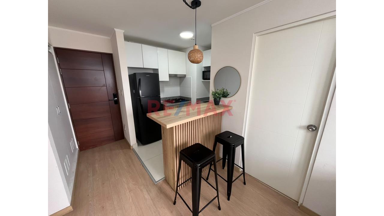 Departamento En Alquiler En Barranco | Amoblado Y Equipado | 2 Dorm. + Vista Al Parque — foto 4