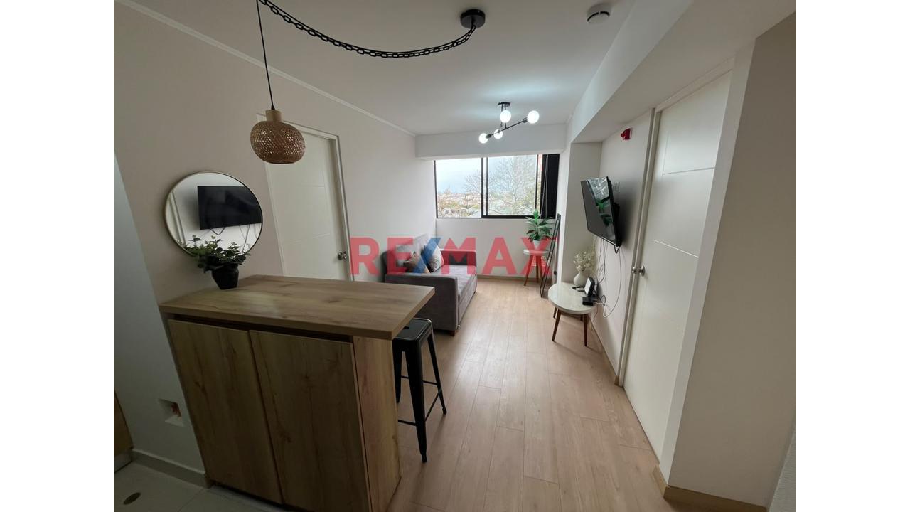 Departamento En Alquiler En Barranco | Amoblado Y Equipado | 2 Dorm. + Vista Al Parque