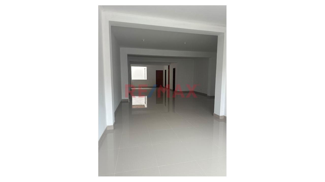 🏢 Local Comercial De 3 Pisos En Alquiler - 4