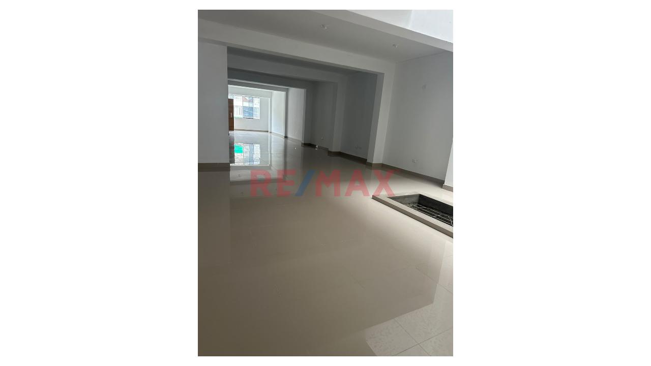 🏢 Local Comercial De 3 Pisos En Alquiler - 8