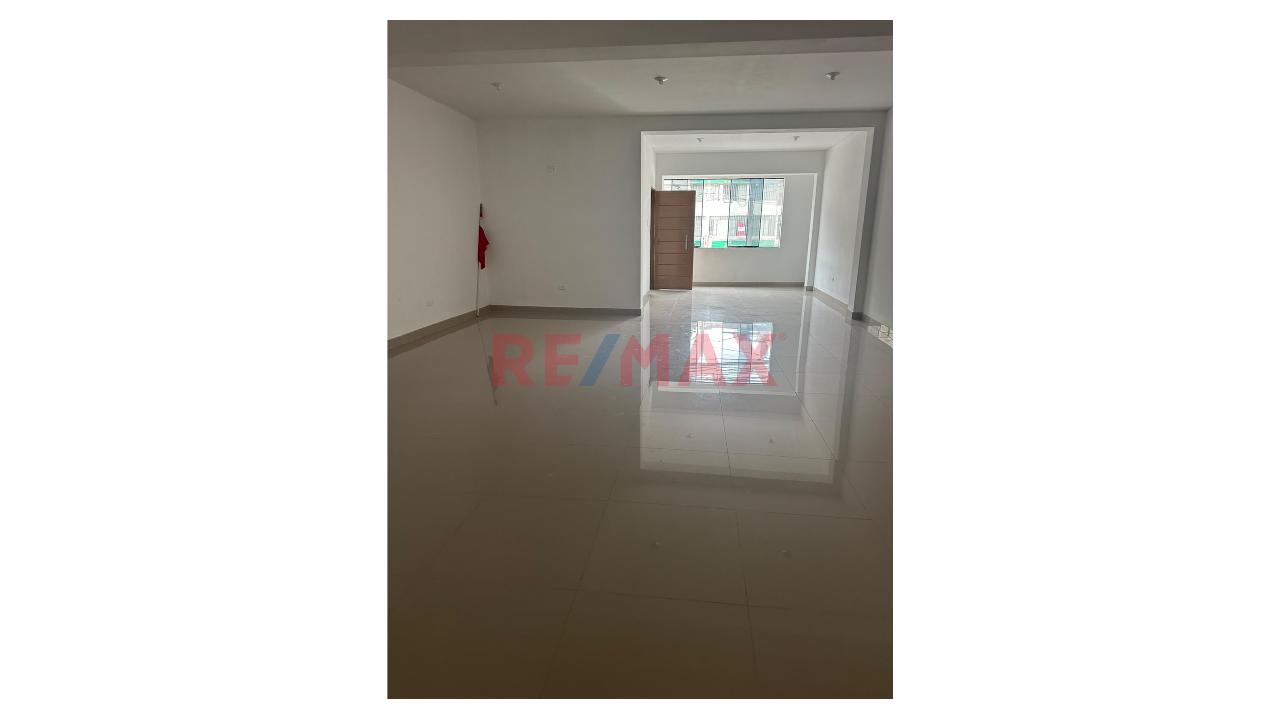 🏢 Local Comercial De 3 Pisos En Alquiler - 2
