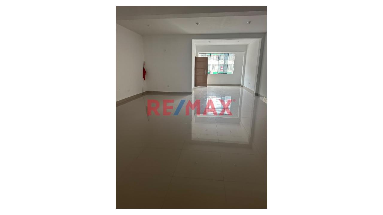 🏢 Local Comercial De 3 Pisos En Alquiler - 1