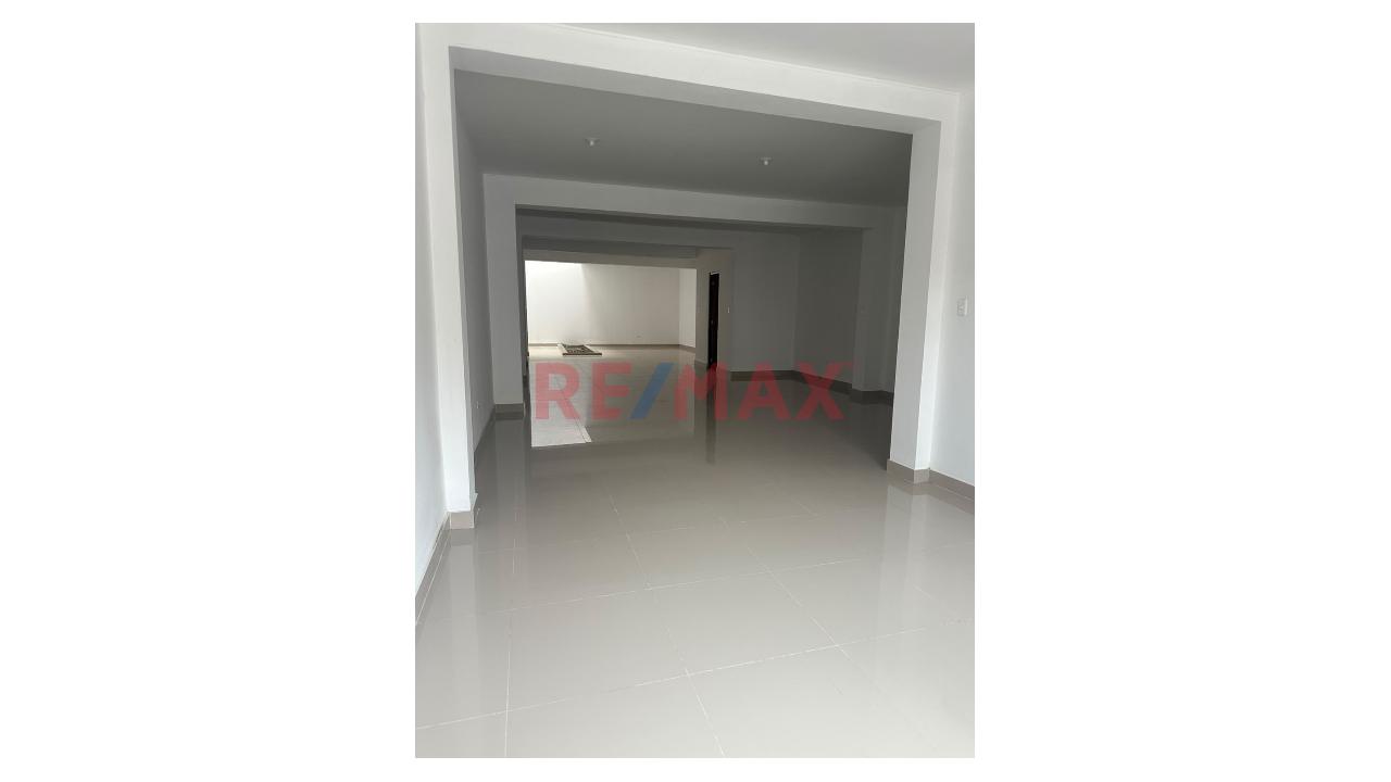 🏢 Local Comercial De 3 Pisos En Alquiler - 6