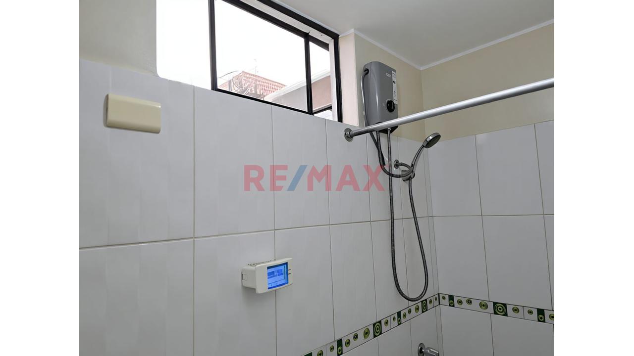 En Alquiler - Departamento En Dos Dormitorios En Urbanizaciön Pro - Los Olivos — foto 10