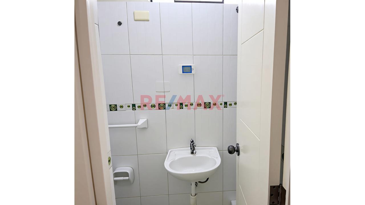 En Alquiler - Departamento En Dos Dormitorios En Urbanizaciön Pro - Los Olivos — foto 9
