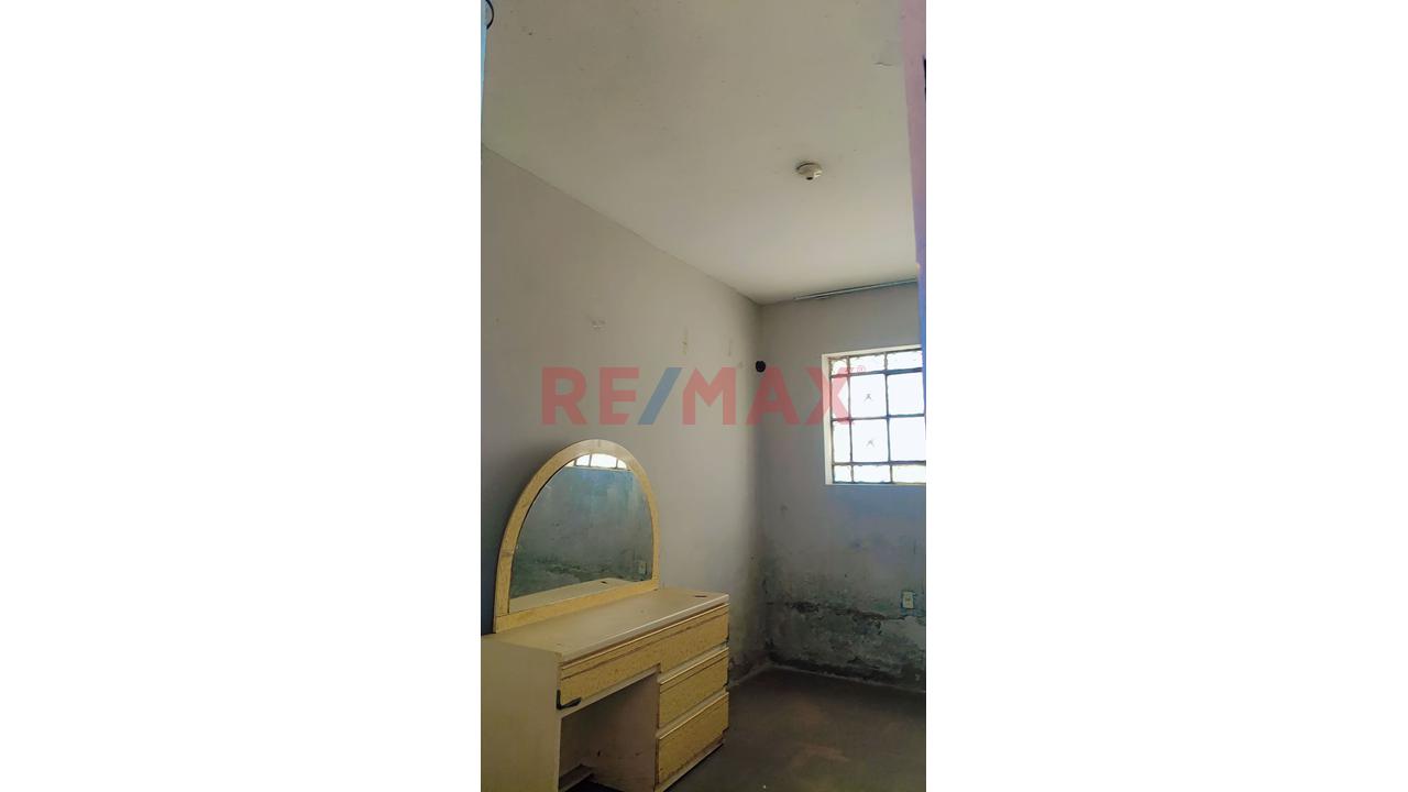🏠🔥 ¡Oportunidad Única De Inversión En Independencia! 🔥🏠 📍 Casa–Terreno En Esquina | Ubicación Estratégica — foto 2