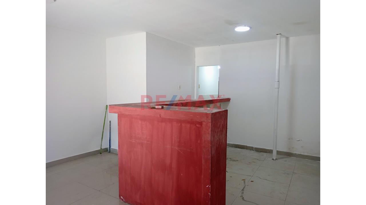 Local En Alquiler En Castilla - Oficinas, Almacenes Y Negocios - 4