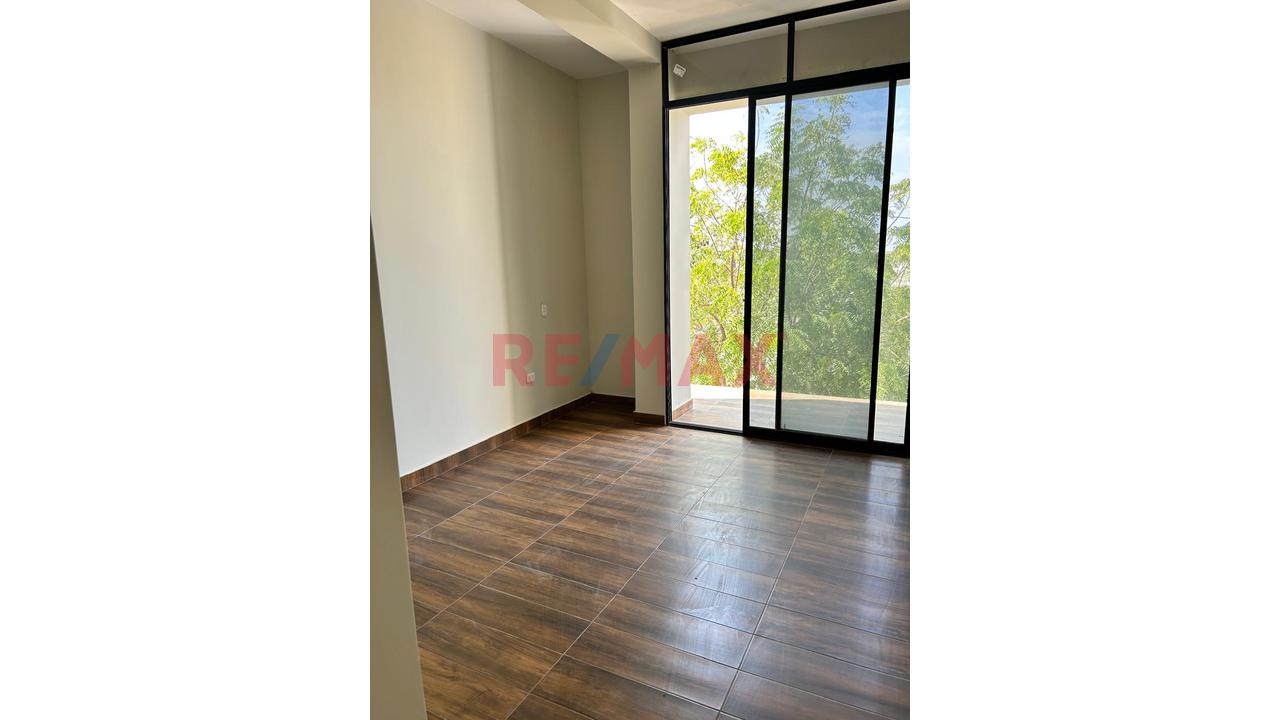 Venta De Casa En Esquina En Urb.Miraflores Boulevard Park Plaza — foto 11