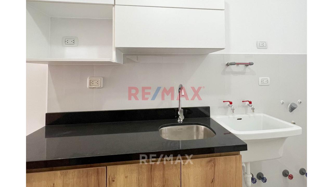 Se Vende Exclusivo Departamento En 2Do Piso Con 2 Cocheras Y Deposito (Como Nuevo) — foto 15