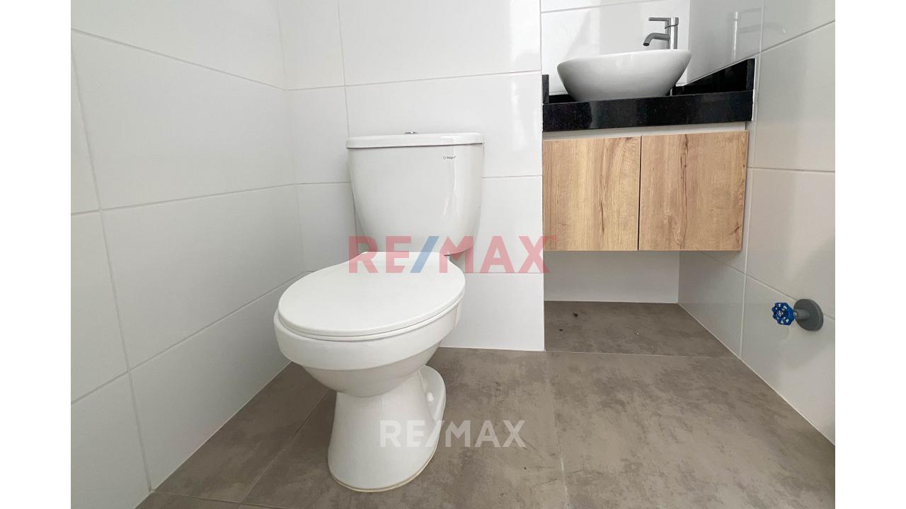Se Vende Exclusivo Departamento En 2Do Piso Con 2 Cocheras Y Deposito (Como Nuevo) — foto 9