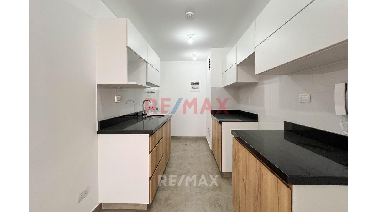 Se Vende Exclusivo Departamento En 2Do Piso Con 2 Cocheras Y Deposito (Como Nuevo) — foto 4